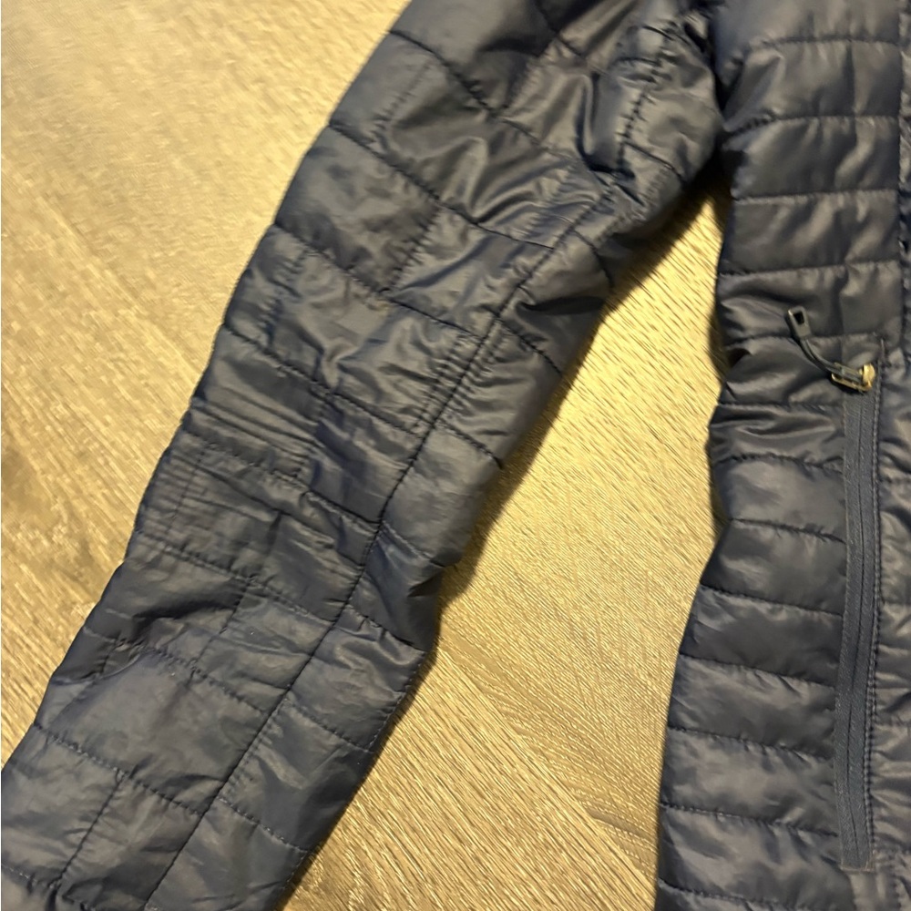 Patagonia Women's Quilted Puffer Jacket - Navy Blue - Picture 7 of 9